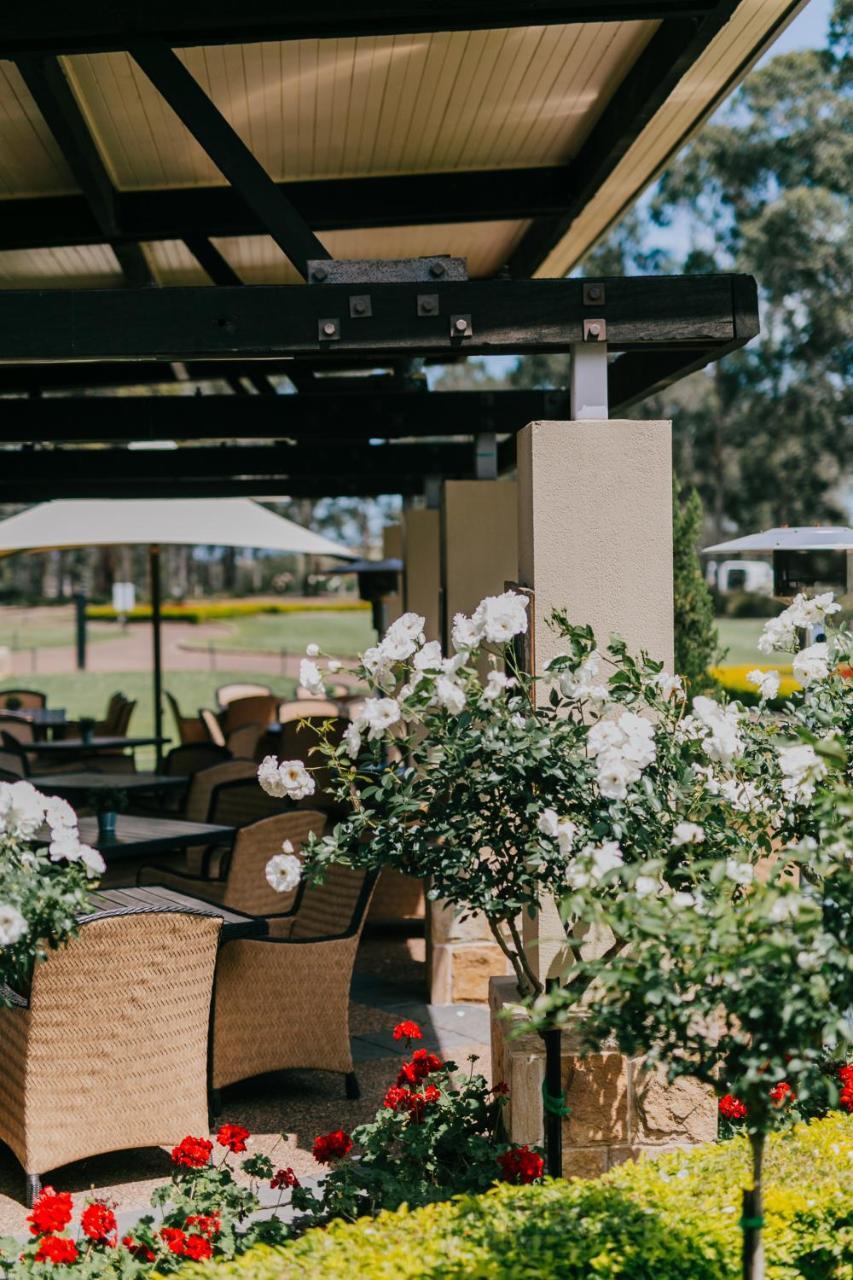 Chateau Elan At The Vintage Поколбин Экстерьер фото The Clubhouse at the Wagga Wagga Golf Club
