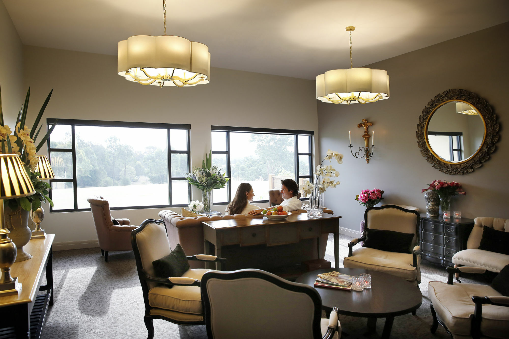 Chateau Elan At The Vintage Поколбин Экстерьер фото The interior of the clubhouse at the 2009 Women's British Open